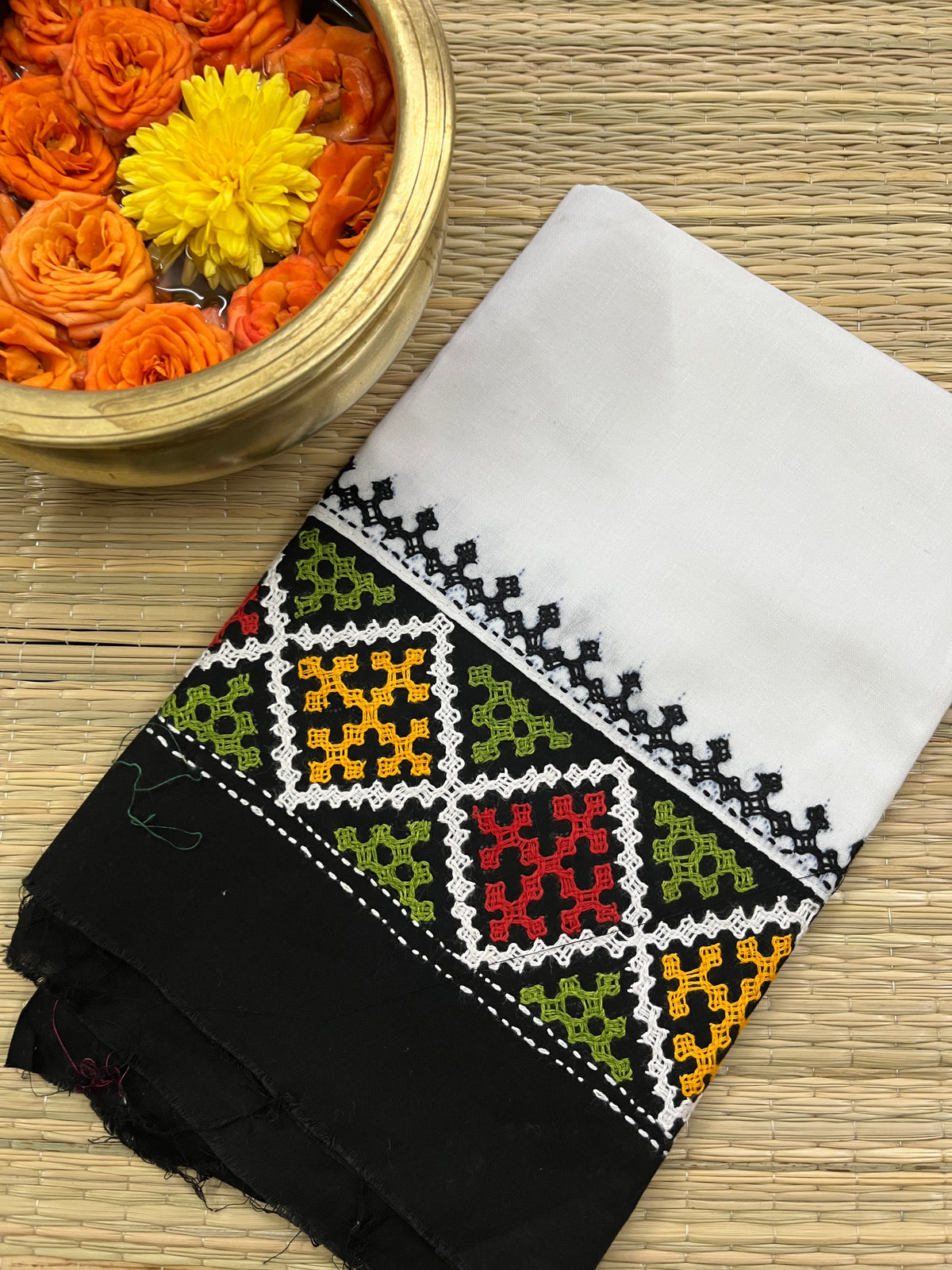 DKUBP27 Dual Color Kutchwork Blouse Piece