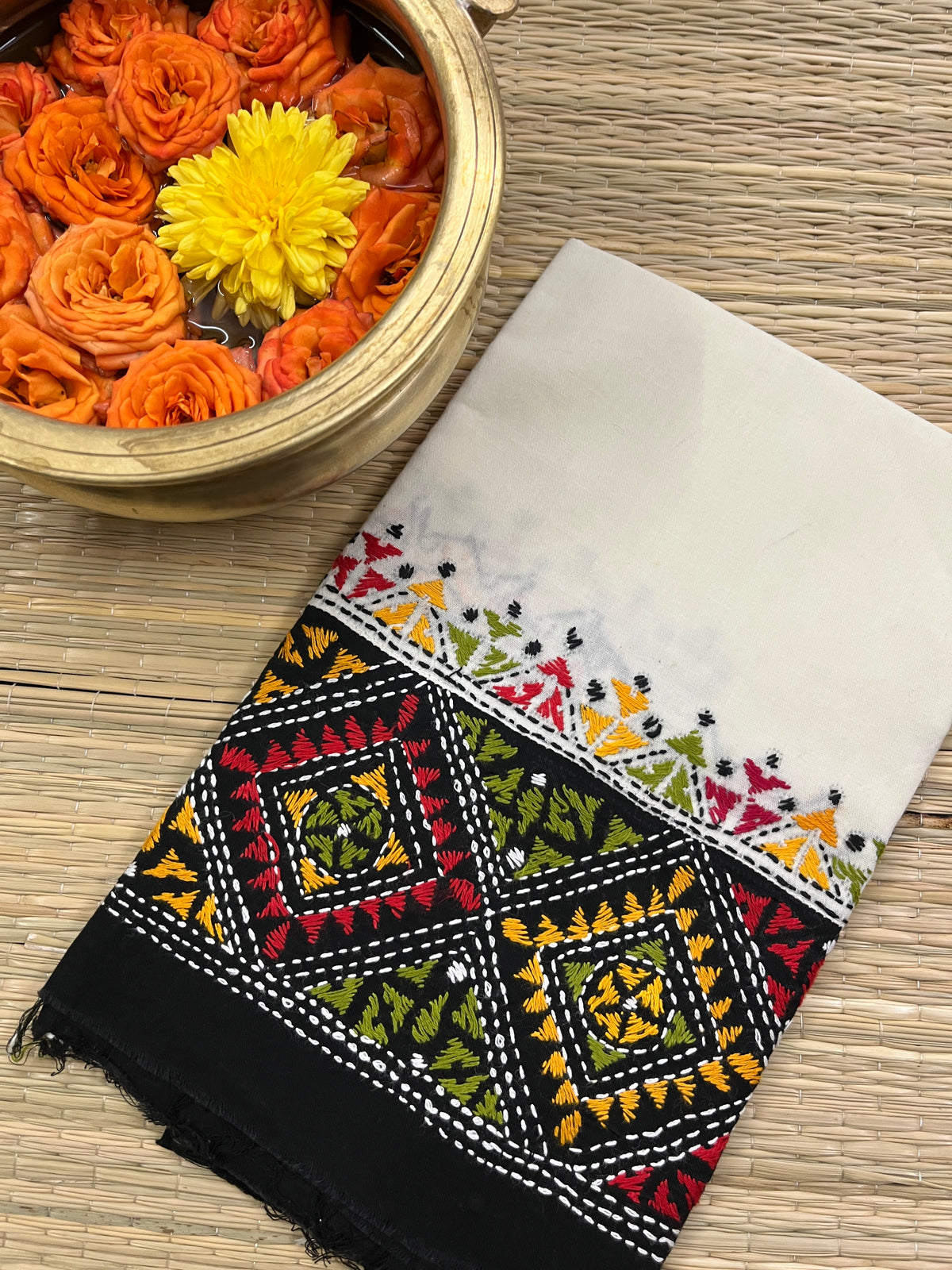 DKABP84 Dual Color Kanthawork Blouse Piece