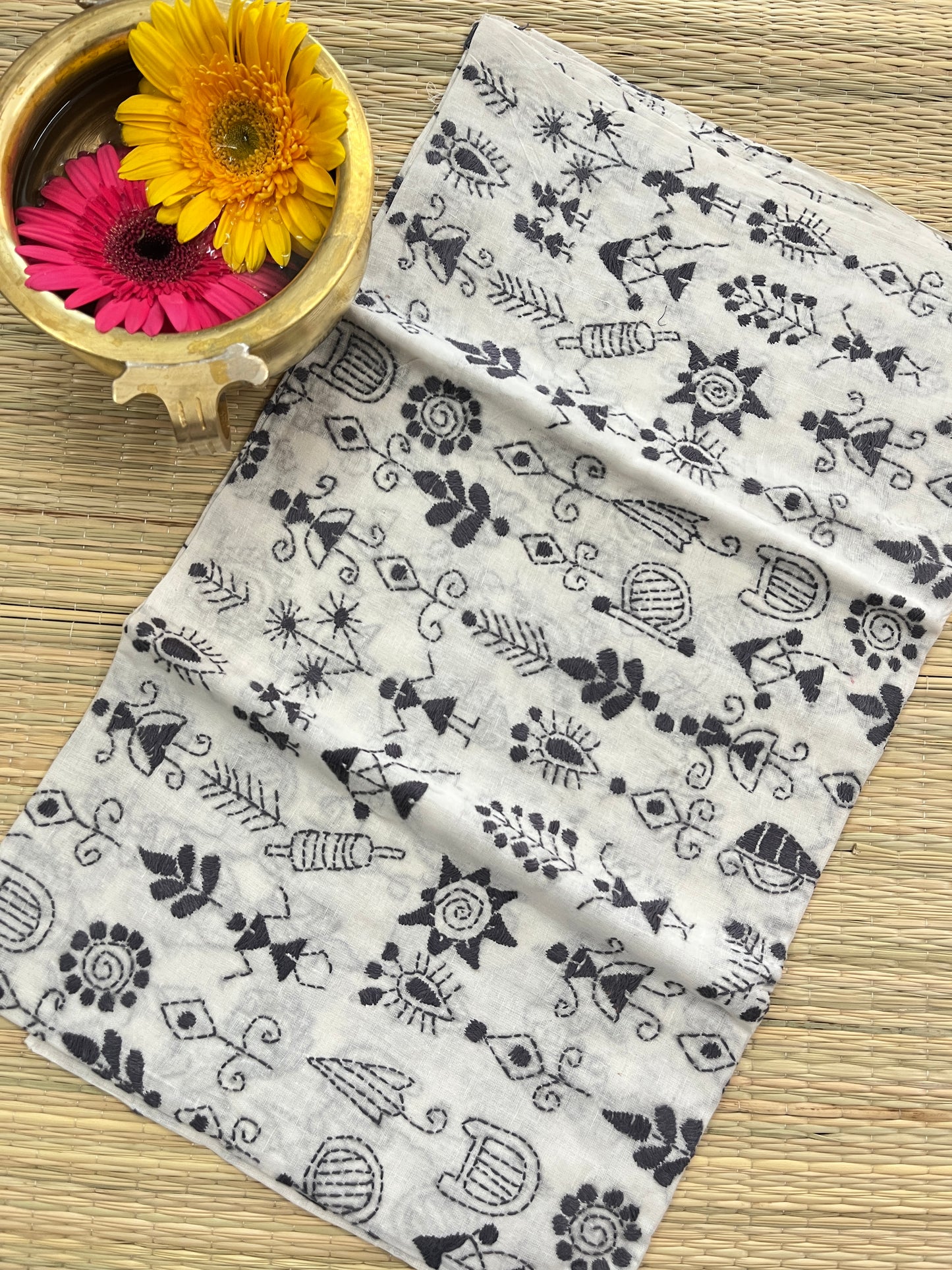 AKBP41 Allover Kanthawork Blouse Piece