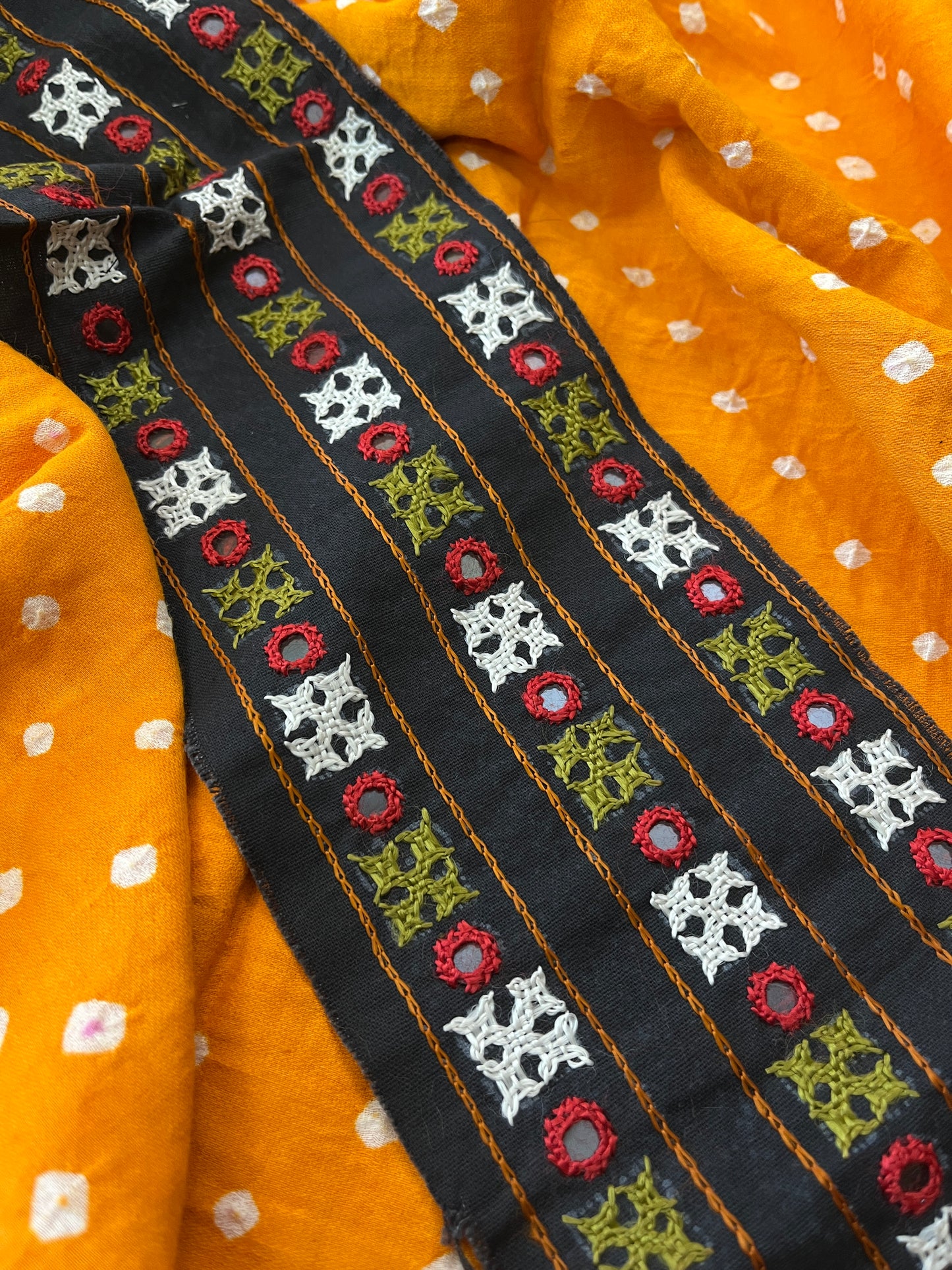 KB32 Kutchwork Border