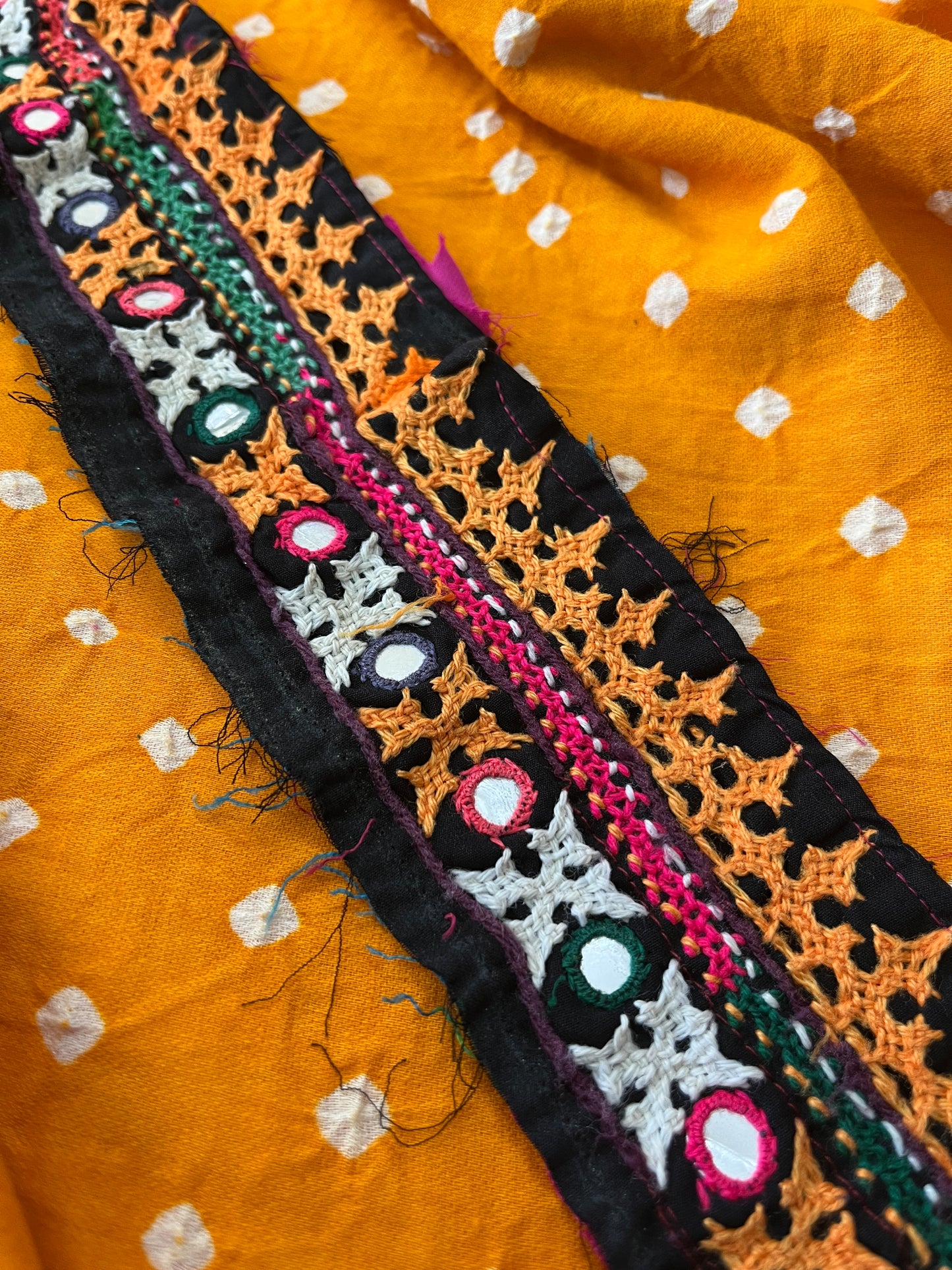 KB70 Kutchwork Border