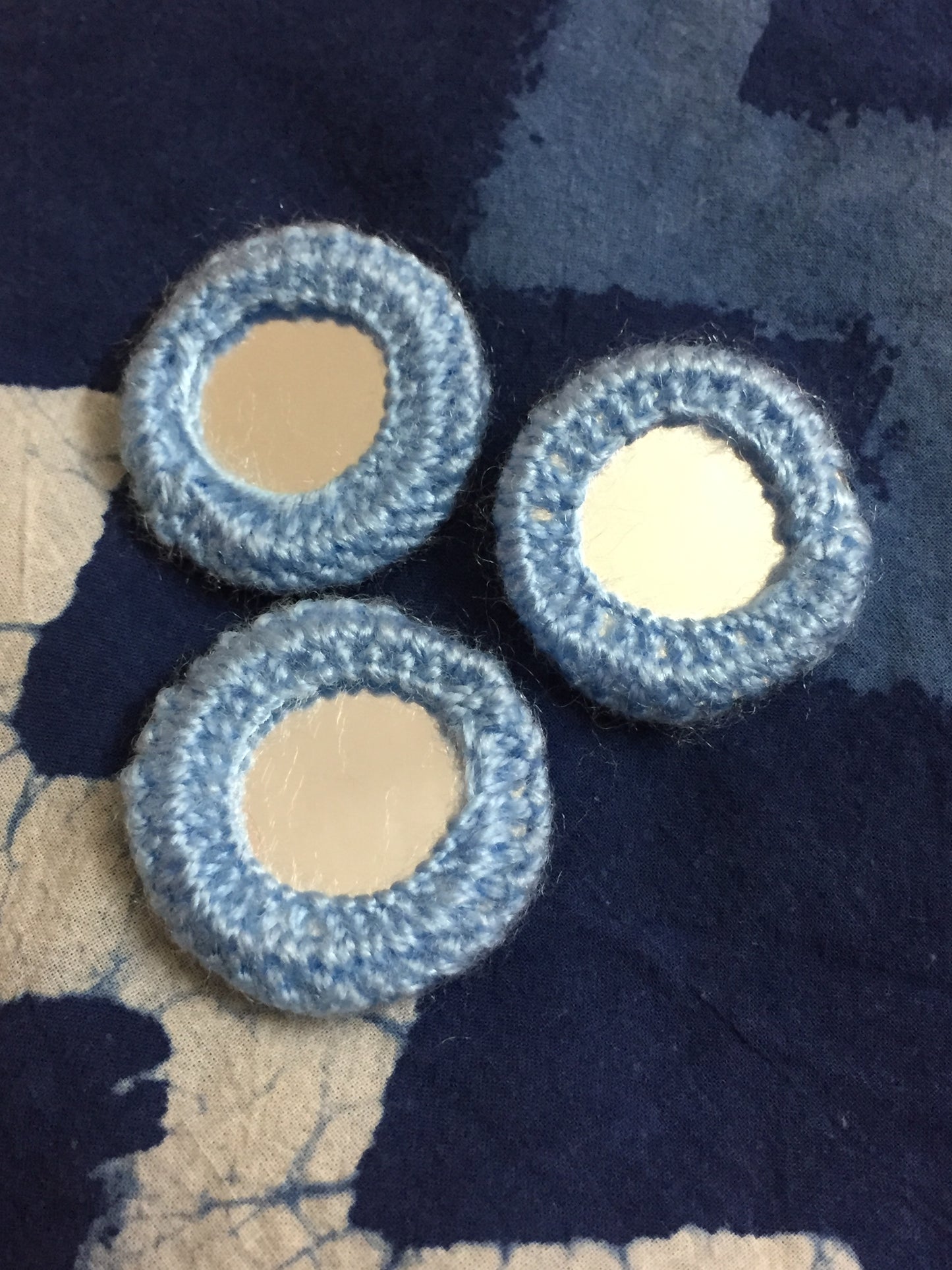 ENGLISH BLUE Mirror Buttons
