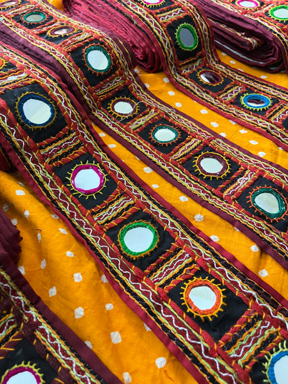 KB95 Banjara Mirror Border