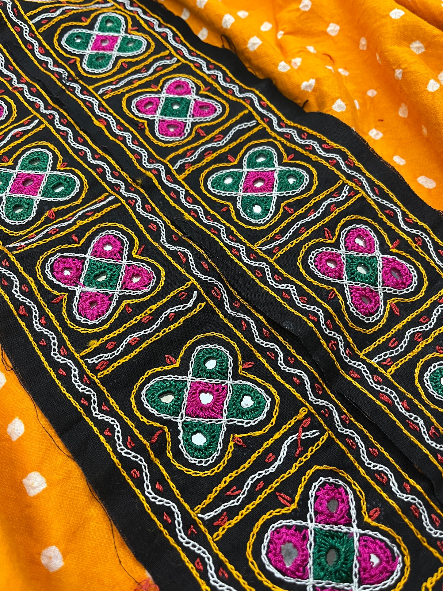 KB83 Kutchwork Border