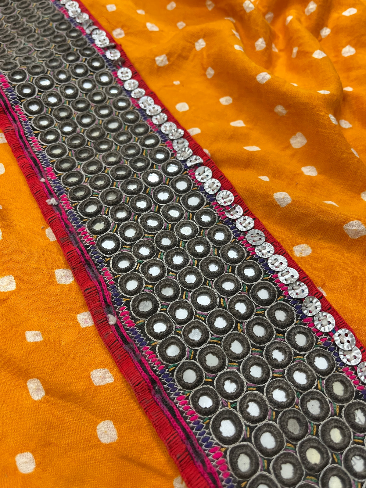 KB17 Banjara Mirror Border