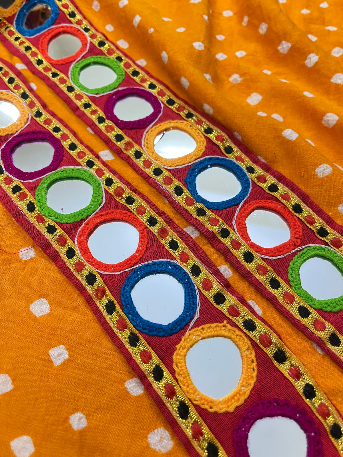KB10 Banjara Mirror Border