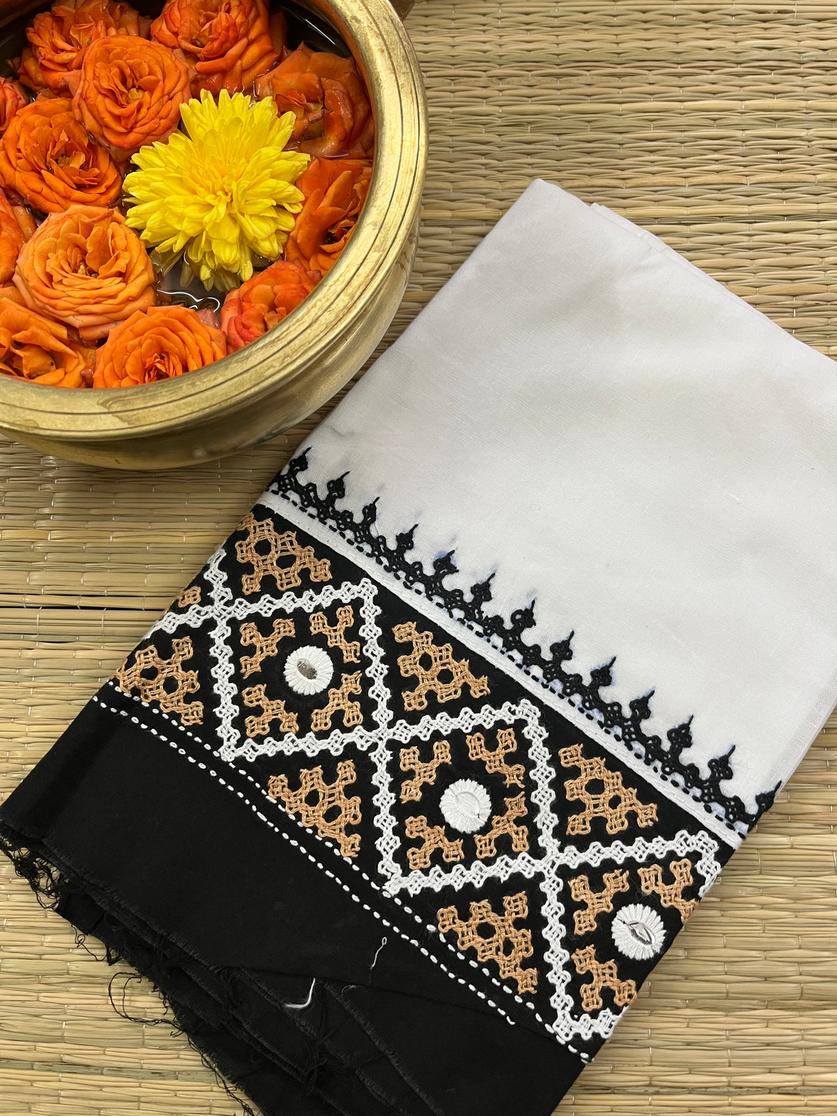 DKUBP14 Dual Color Kutchwork Blouse Piece