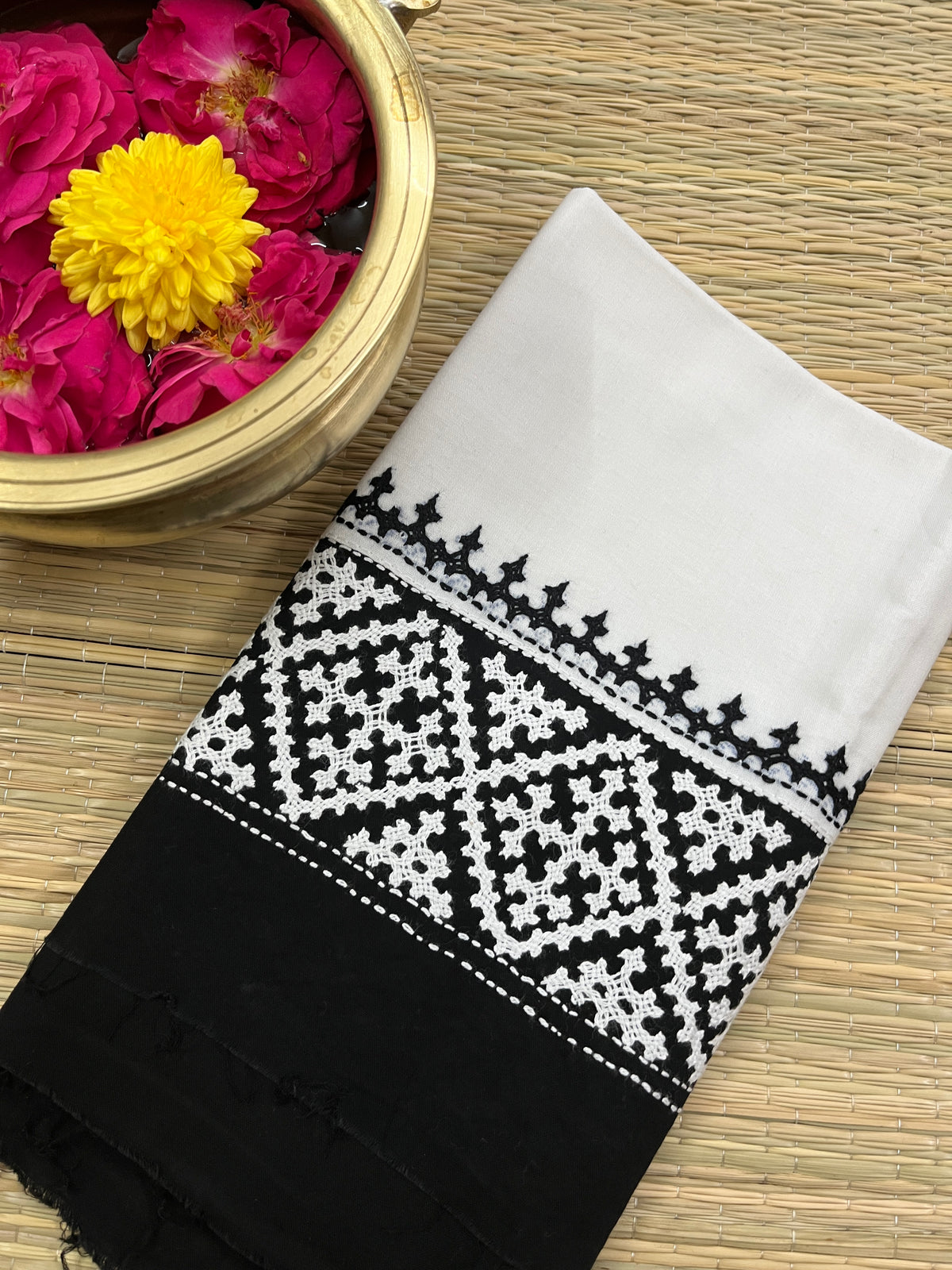 DKUBP33 Dual Color Kutchwork Blouse Piece
