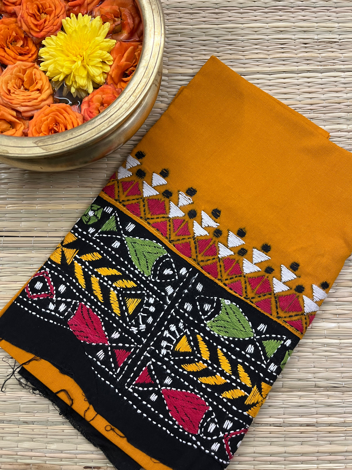 DKABP72 Dual Color Kanthawork Blouse Piece