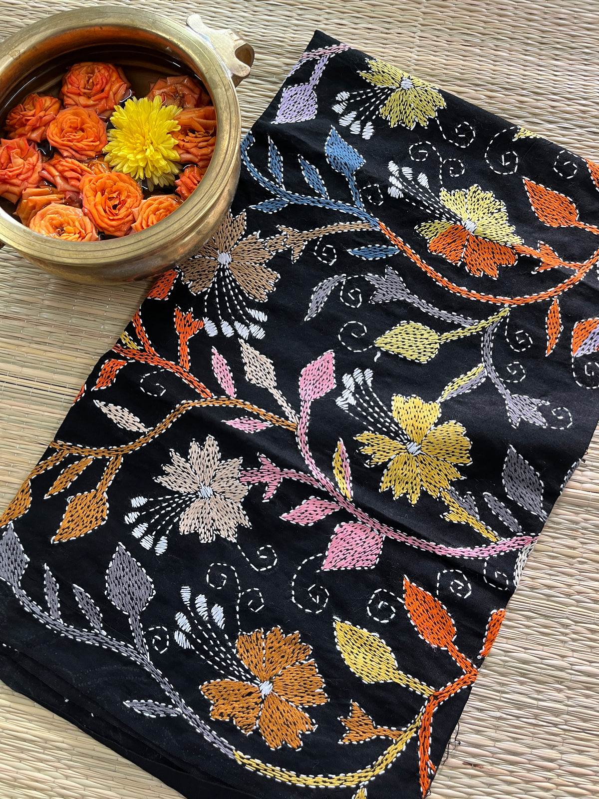 MKBP19 Mandhara Designer Kanthawork Blouse Piece