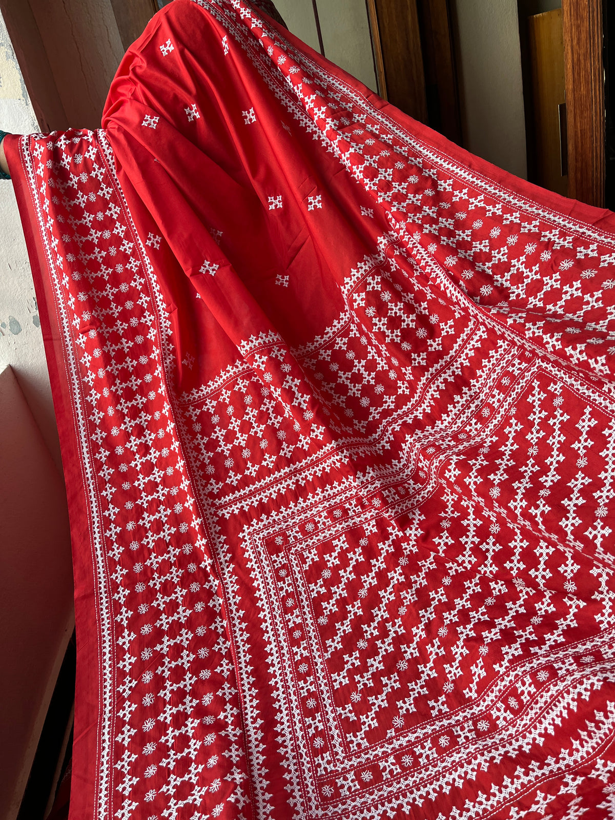 HOT Kutchwork Saree