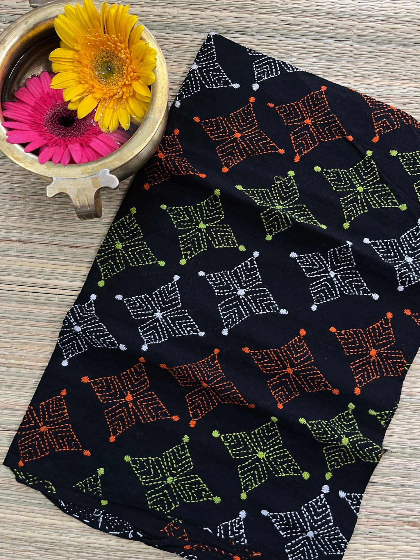 AKBP28 Allover Kanthawork Blouse Piece