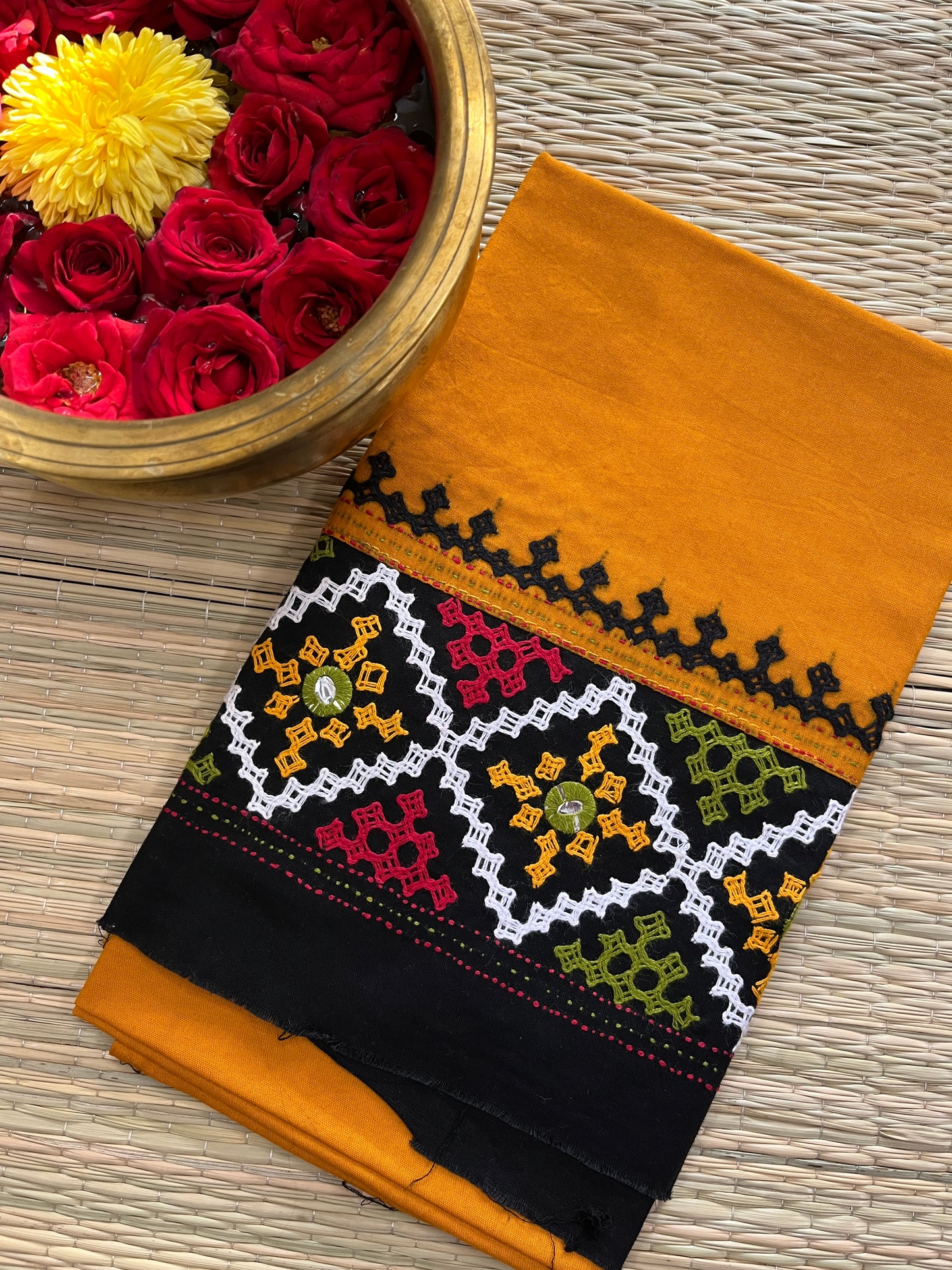 DKUBP24 Dual Color Kutchwork Blouse Piece