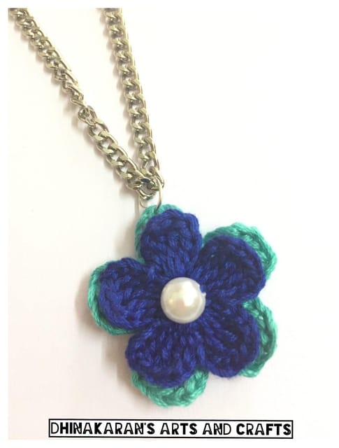 Happy Flower Crochet Neckpiece